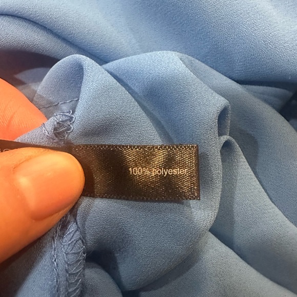 The Limited NWT Beautiful Blue Button Down Blouse-Size Large - Picture 5 of 6